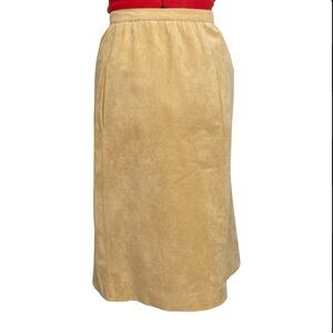 Vintage Women’s Suede Tan Midi Skirt Size XS/S.